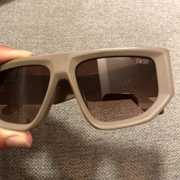 DEZI Backtrack sunglasses - Picture 4 of 12